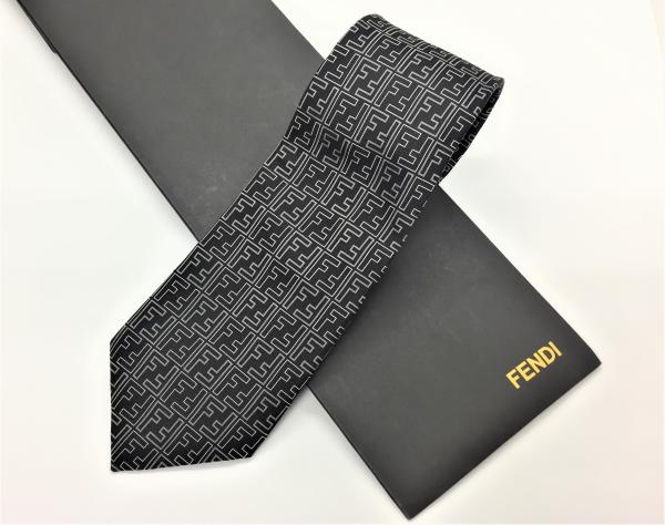 フェンディネクタイ